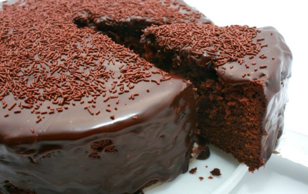 Шоколадный торт с шоколадным кремом: рецепт, перед которым вы не сможете устоять