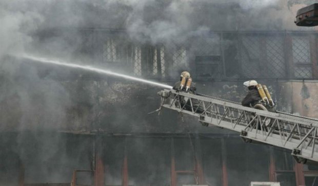  В Харькове в исследовательском институте  вспыхнул пожар (видео)