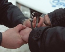 У Кривому Розі заарештували хабарників з міграційної служби