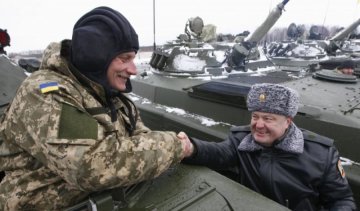 Міноборони оголосило тендери на сорочки, посуд і чоботи