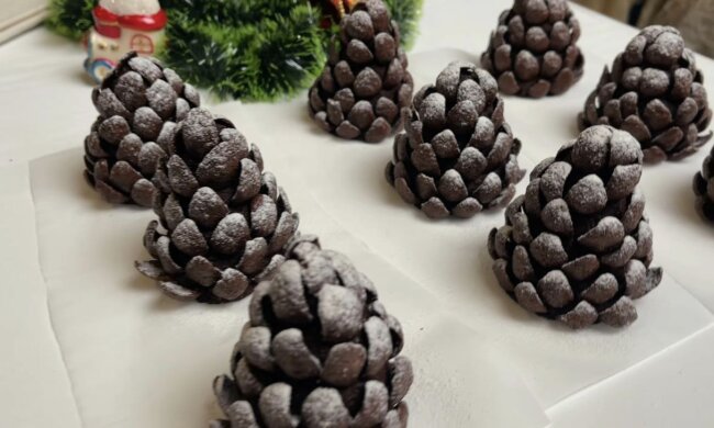 Новогодние "шишки": фото скрин Ютуб