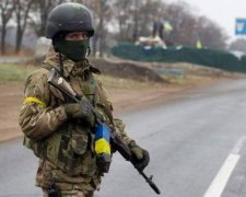 Чорна доба на Донбасі: український військовий отримав тяжке поранення