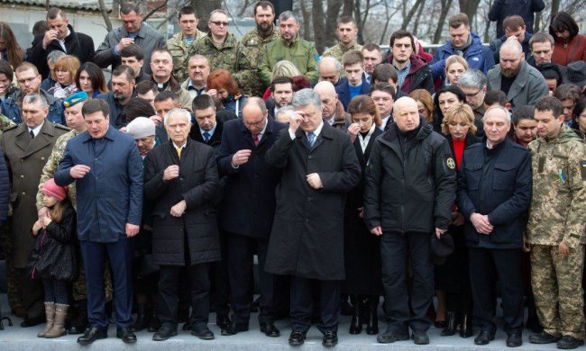 "Будьте мужиком": жорстке звернення Порошенка до Зеленського вивело українців з себе, гаранту тонко натякнули