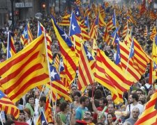 Каталонські сепаратисти влаштували масові мітинги