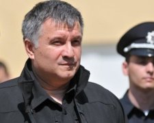 Аваков объяснил, почему копы не вмешиваются в "войны силовиков"