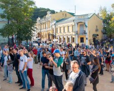 В Україні піднімуть зарплату жінкам: у Мінсоцполітики заговорили про "рівність та справедливість"