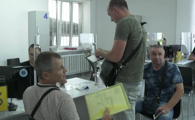 ЦНАП, оформлення відстрочок. Фото: скрін youtube