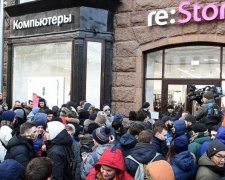 Росіянин хотів першим купити iPhone X й ось, чим все закінчилося