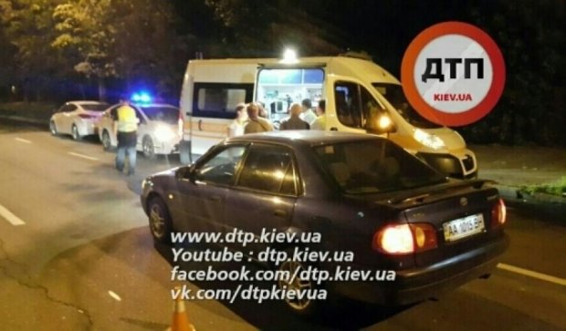 П'яний військовий кинувся під колеса Toyota в Києві (ВІДЕО)