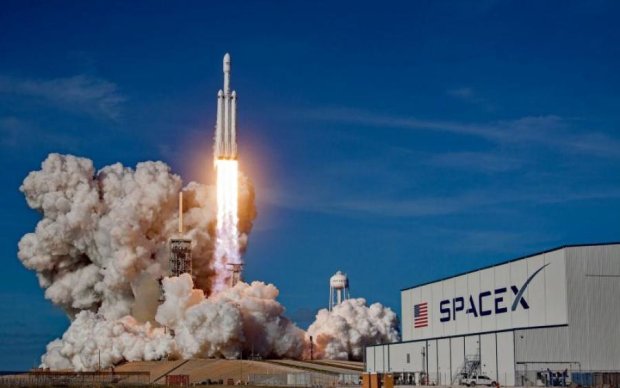 Falcon 9 Маска успешно улетела к МКС