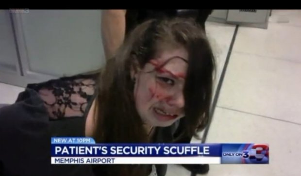 Співробітники аеропорту побили онкохвору дівчинку