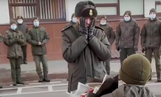 Предложение руки и сердца. Фото: скриншот youtube