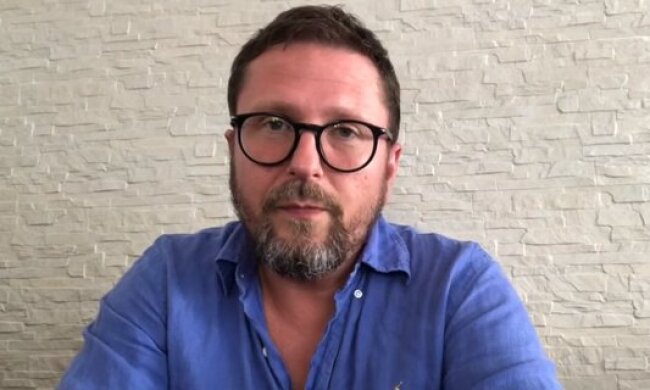 Зрадника Анатолія Шарія вичислили в Іспанії і змусили подивитися правді в очі