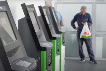 Терминал Приватбанка. Фото: скрин youtube