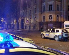 В Одесі біля будівлі СБУ «замінували» автівку (фото)