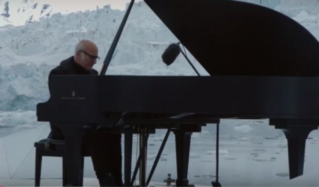 Відомий композитор прямо на крижині закликав врятувати Арктику