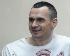 Росіяни вийшли на вулиці з українськими прапорами: що відбувається