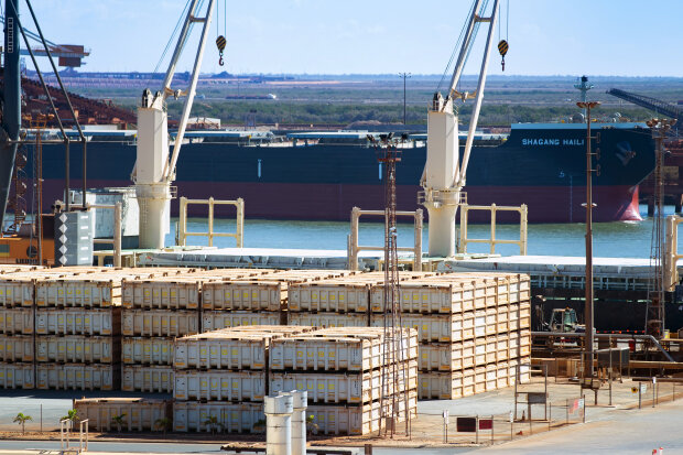 порт, вантажні кораблі // фото Getty Images