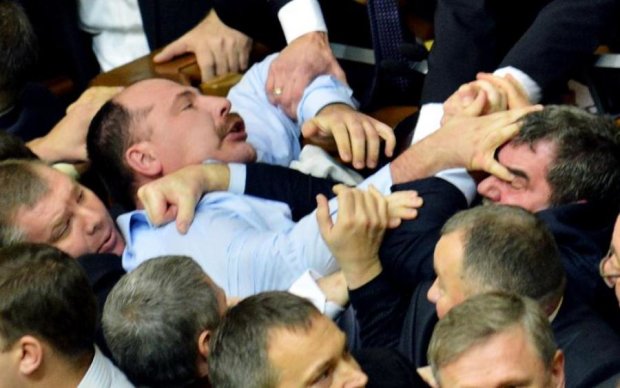 Як б'ються українські депутати: свіже відео