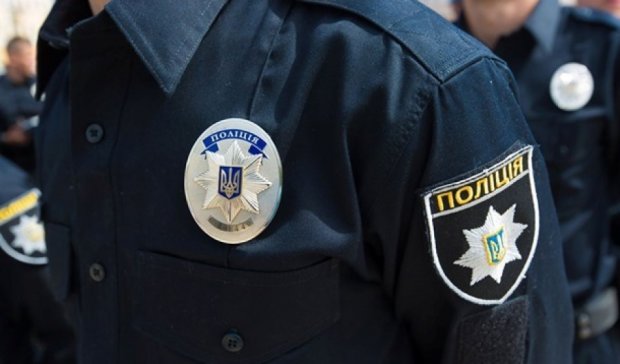 Во Львове питбультерьер набросился на полицейского (видео)