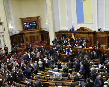 Верховна Рада, нардепи заблокували трибуну та крісло спікера - Знай.ua