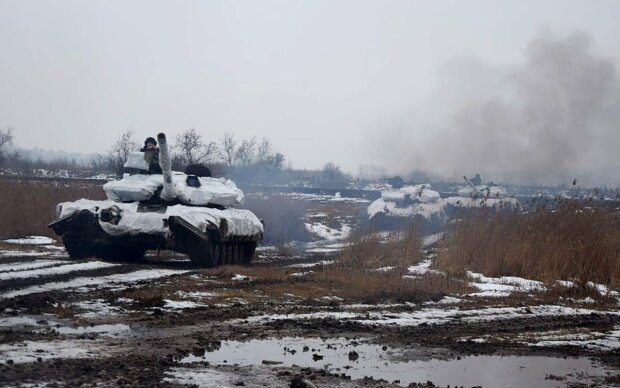 Плановые учения танкистов в Донецкой области, фото ООС