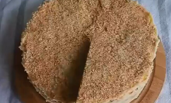 Простий торт до чаю може приготувати кожен, смачний і ефектний десерт без зайвих турбот