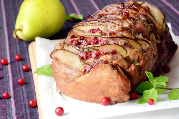 Готовим свинину в фольге со специями и чесноком: пошаговый рецепт