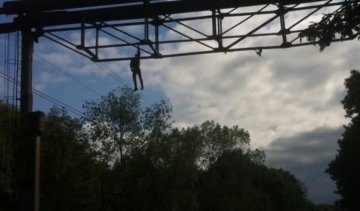 Парень едва не умер, делая селфи