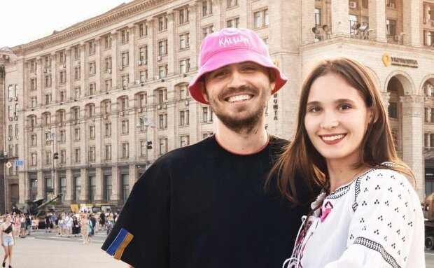 Олег Псюк с девушкой, фото из Instagram