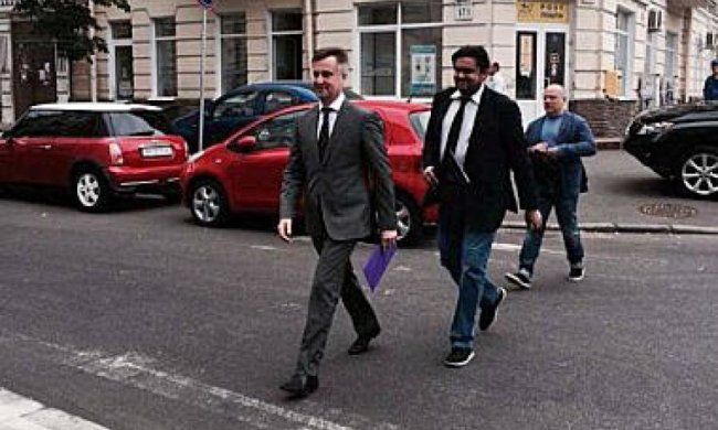 Наливайченко с бойцами "Альфы" прибыл в Генпрокуратуру