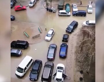 прорыв трубы, скриншот из видео