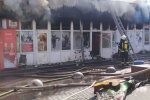 У Києві біля метро Дарниця палають кіоски, нещасні горять живцем: перші кадри кошмару