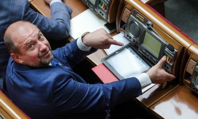 Генпрокуратура обвинила Мельничука в создании ОПГ