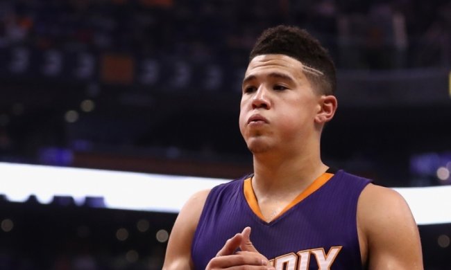 НБА: Защитник Финикса Букер набрал 70 очков в матче с Бостоном