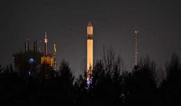 Россия запустила в космос три военных спутника (видео)