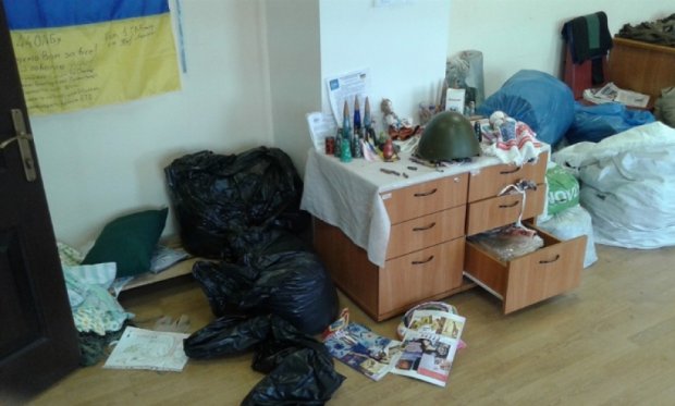 В Киеве ограбили штаб волонтеров (фото)
