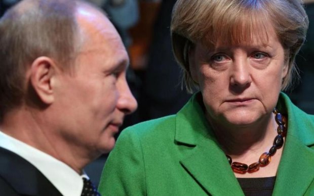 Меркель за секунду і мовчки принизила Путіна
