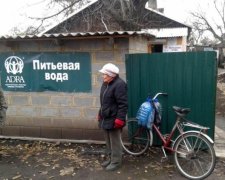 Міністр пообіцяв і далі поїти бойовиків