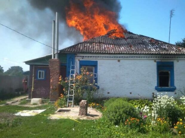 Многодетной вдове героя АТО на Львовщине сожгли дом, ни капли жалости: "Сердце разорвалось"