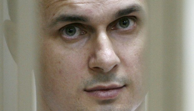 "Смерті ми не потрібні, ти потрібен своїй матері та дітям": Сенцова підтримав політв'язень Кремля