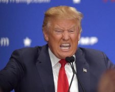 Клінтон продовжує допікати Трампу