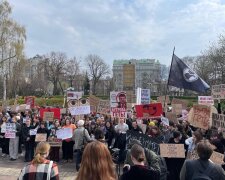 Протести в Києві: студенти Університету Шевченка вимагають звільнити ректора Бугрова після сексуальних та корупційних скандалів
