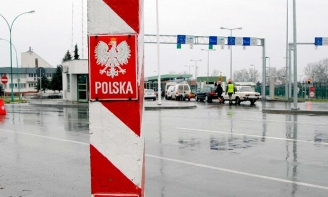 Завтра Польша возобновит малое пограничное движении с Украиной