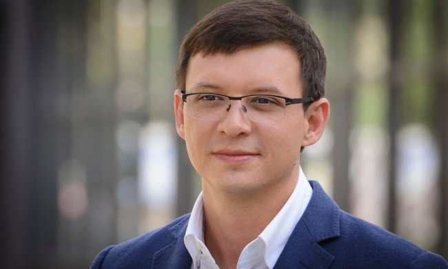Пока эта власть будет править, все кроме них будут находится в опасности,- Мураев