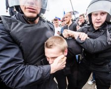 Євросоюз відреагував на масові затримання в Росії
