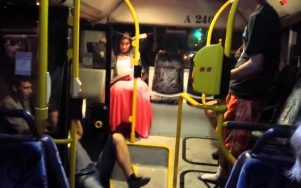 Просто зашел в трамвай: дружелюбные поляки изувечили украинца