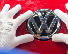 Tesla просит не штрафовать Volkswagen