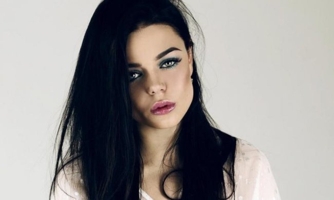 Гола Аліна Гросу запропонувала дещо шанувальникам