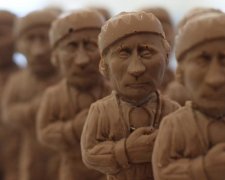 Порошенко начал с Россией шоколадную войну